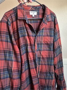 XXL Billabong Red & Navy Plaid Button-Up Shirt